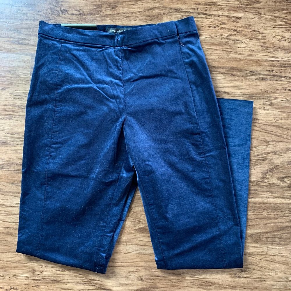 NWT - Banana Republic Devon Pants - Size 4 - Navy
